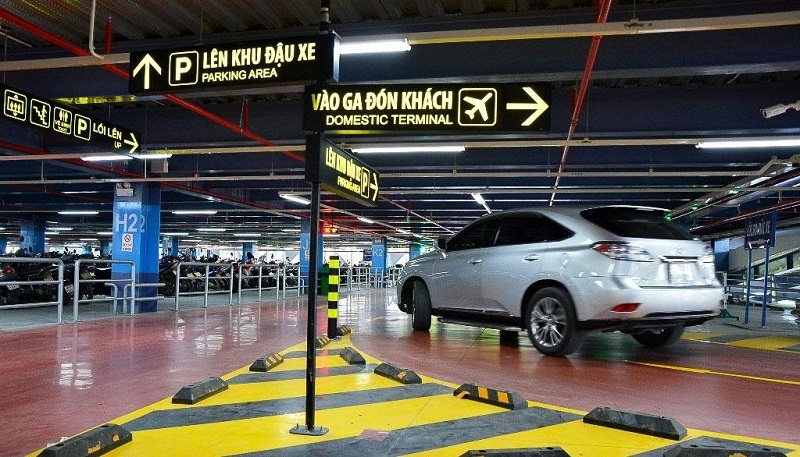 Bạn có biết gửi xe ô tô qua đêm ở sân bay Tân Sơn Nhất giá bao nhiêu không?