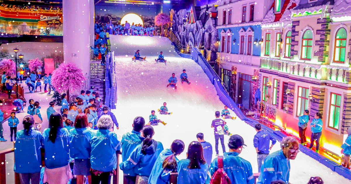 Nghỉ hè đi trượt tuyết ở Sài Gòn | Báo Dân trí